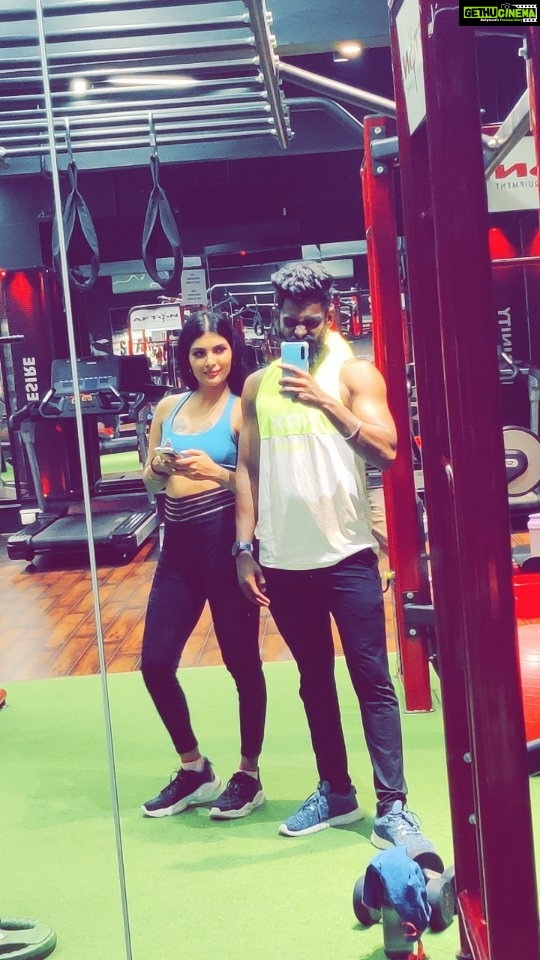 Ananya Rao Instagram - 🏋️‍♀️🏋️‍♂️🥱 #gymlover #gymrat #gymfreak #gymdiet #weightloss #musclegain #wheyprotein #whey #instadaily #instagood #tamilreels #tamilreels #naaready #leo #vijay #vijaytv #maaveeran #dietplan #workoutroutine #follow4followback #jailer #instalike #instareels #jailermovie #sonymusicindia #surya #rolex #instatamil Disclaimer : Not mentioning every gym here, just happening at few gyms and also we aren't mentioning anywhere that's the extra care is given only to ladies , it's all about the personal training for which they have been paying their amount from the pocket and thus the additional effort has been given back from the trainers.