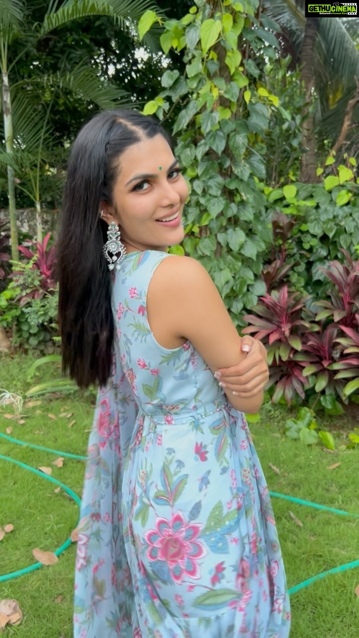 Ananya Rao Instagram - 🩵 . . Earpiece by @fineshinejewels @anilkothari.in