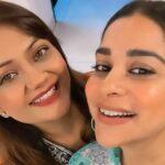 Anara Gupta Instagram - meri zindagi mei dosto ki bahut ahmiyat hei😘😘😘😘
