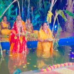 Anara Gupta Instagram - Reel on my choreographed song #aawasurujdev #darshandekhaw .. Aap sab apna pyar aashirvad dijiye hamare gane ko aur chhath ke es mahaparv par apna reel banaiye .. @anaraguptaactress ji. , @singermamtaraut