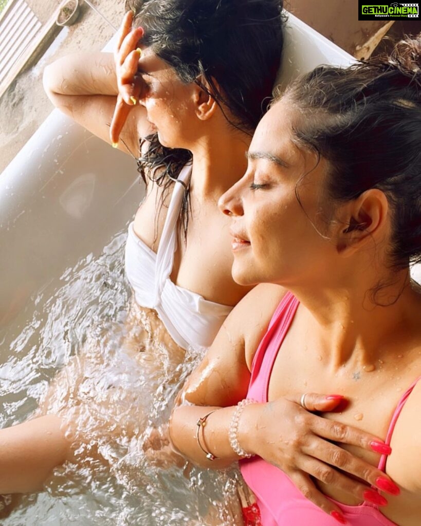 Anara Gupta Instagram - True friend is rare I m lucky yo have you as a friend,your friendship is the most valuable thing to me .thanks for another year of being an awesome friend. I AM SENDING lots of love and and good wishes for you on this special day HAPPIEST BIRTHDAY @anaraguptaactress 🥳😇