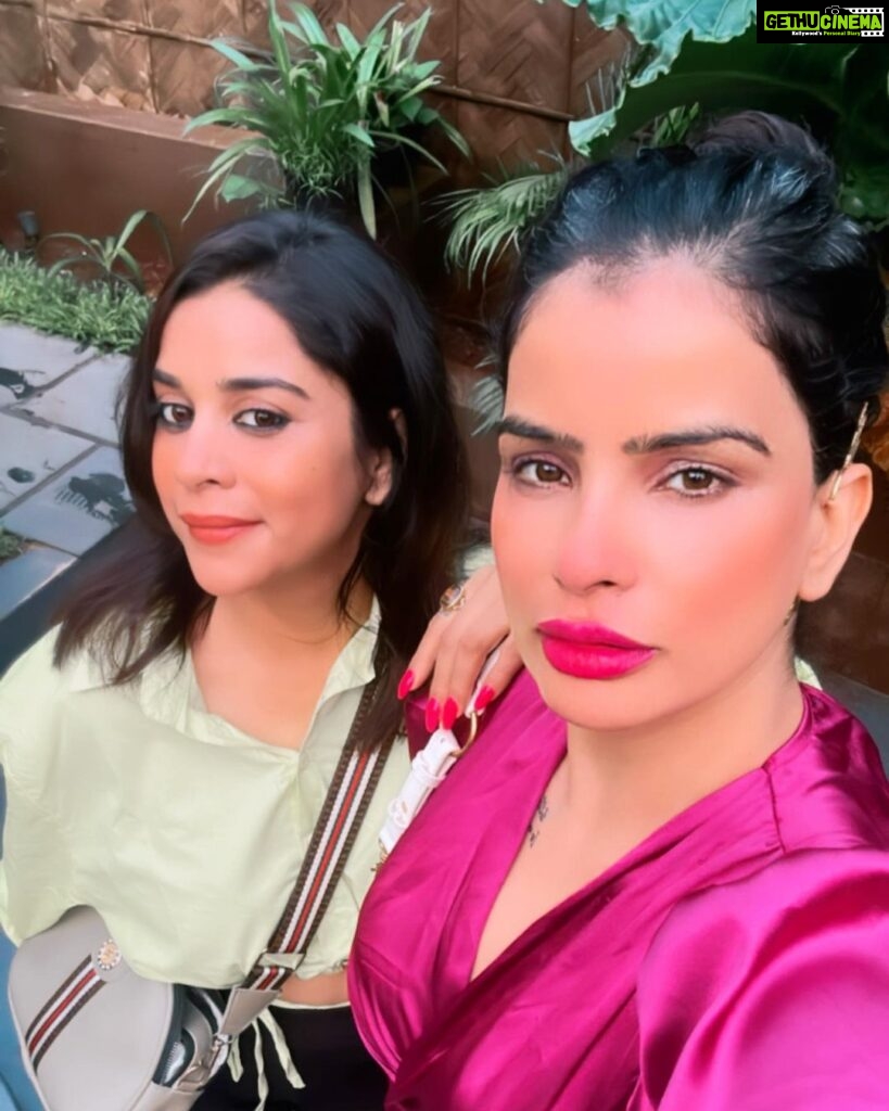 Anara Gupta Instagram - True friend is rare I m lucky yo have you as a friend,your friendship is the most valuable thing to me .thanks for another year of being an awesome friend. I AM SENDING lots of love and and good wishes for you on this special day HAPPIEST BIRTHDAY @anaraguptaactress 🥳😇