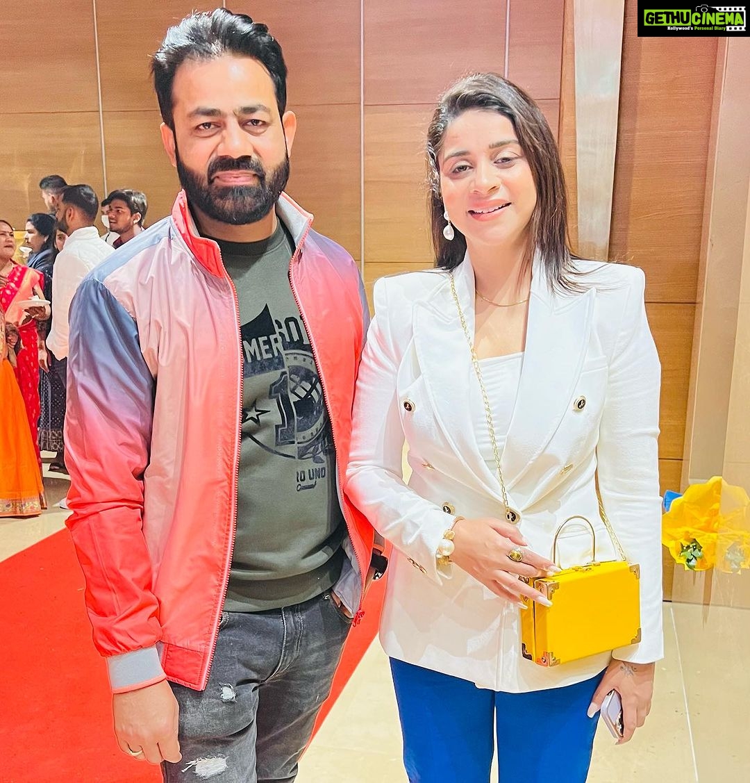 Anara Gupta Instagram - हर राह आसान हो , हर राह पर खुशियाँ हो हर दिन खूबसूरत हो , ऐसा ही पूरा जीवन हो !! जन्मदिन की ढेरों बधाईयां @anaraguptaactress जी ! महादेव से कामना आप स्वस्थ रहे और अपने सामाजिक और कार्य के क्षेत्र में आगे बढ़ते रहें ! #hbd #happybirthday #sandeeproyale7