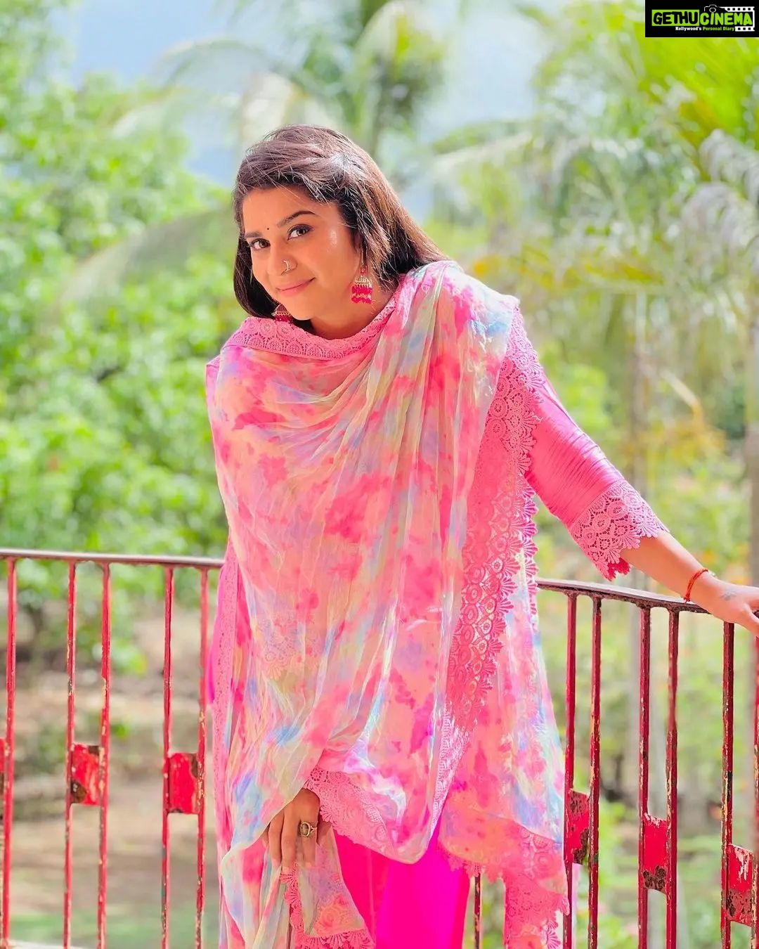 Anara Gupta Instagram - Happy Birthday didi @anaraguptaactress Mahadev ji ki kripa aap pe hamesh bani rahe......Didi aap hamesh khush raho mast raho...โค๐ฅณ๐ #nitin #nitingupta #anara #anaragupta #guptanitin_official #ootd #picoftheday #photooftheday #pictureoftheday #instagood #linstadaily #instalike #instalovers #instapic #insta #beautyparlour Mumbai, Maharashtra