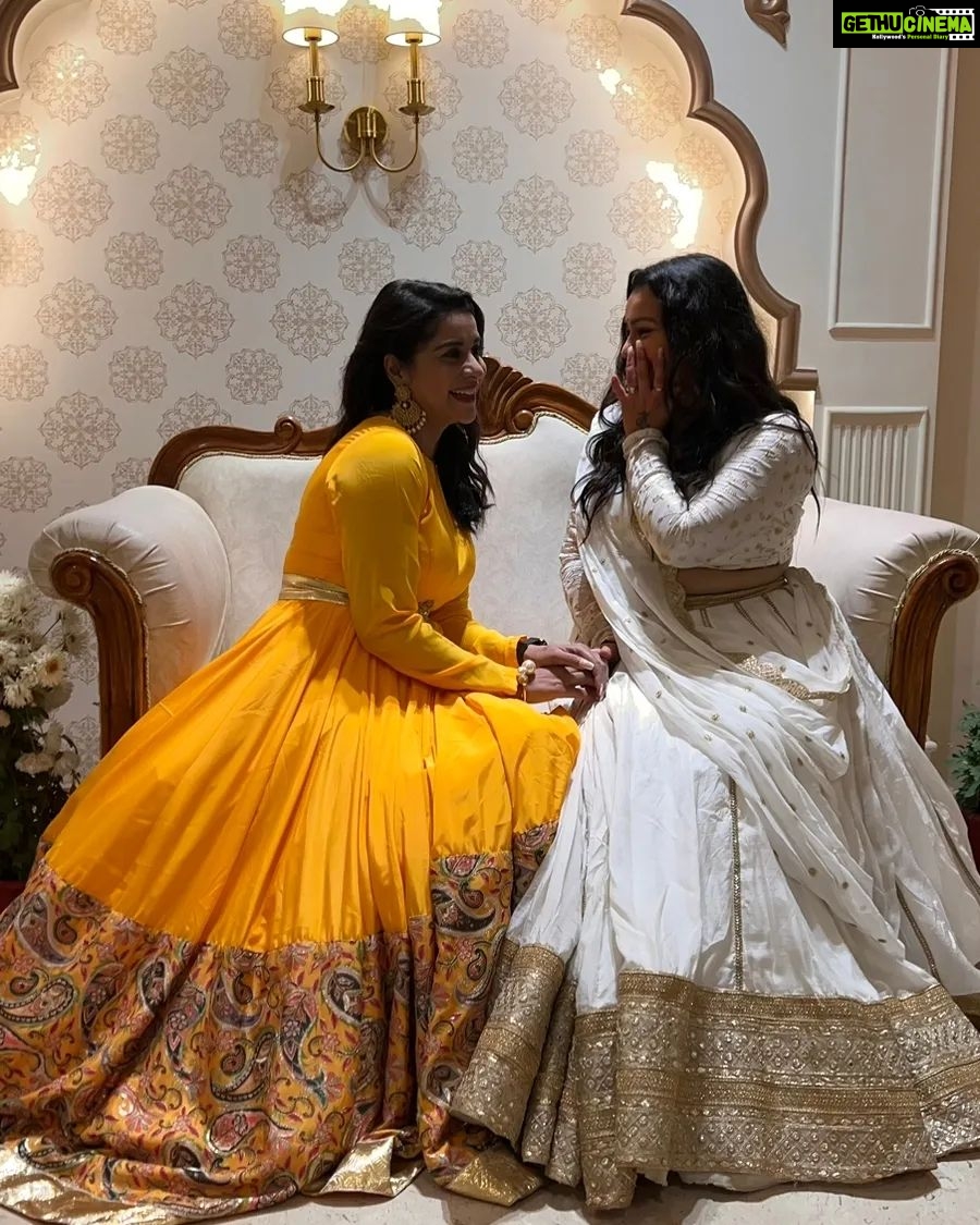 Anara Gupta Instagram - Happy Happy Happy Birthday Dii❤️💋🎂 May god bless you with all the happiness and success in your life🧿🌸@anaraguptaactress di Aise hi hamesha hasste rahiye 💗