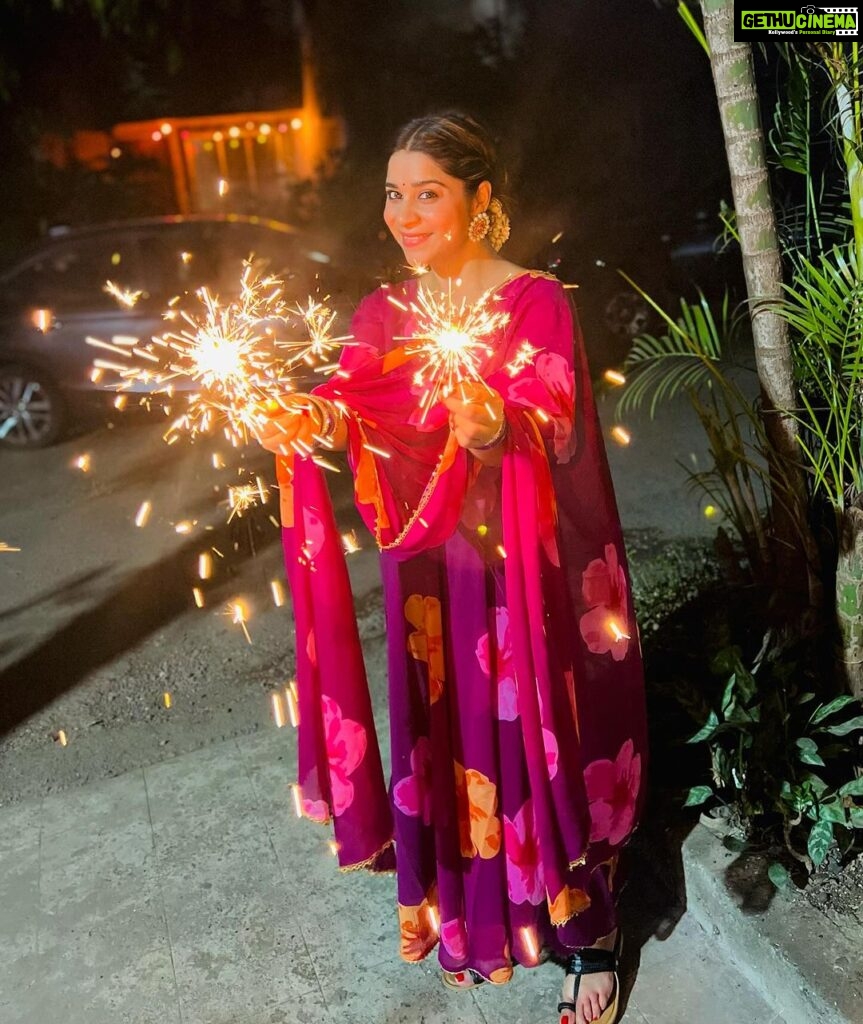 Anara Gupta Instagram - Happy Diwali instafam 🪔 #aa #anara #anaragupta #ootd #picoftheday #photography #photooftheday #photo #instagood #instalike #instadaily #instamood ta
