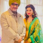 Anara Gupta Instagram - Happy birthday @awdheshmishraofficial ji 🥳 mahadev ji ki kripa aap pe hamesha Bani rehe 🤩🥰 #awadeshmishra #aa #anara #anaragupta #ootd #picoftheday #photography #photooftheday #photo #instagood #instagram #instadaily #instalike #instapic Mumbai, Maharashtra