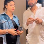 Anara Gupta Instagram - Just for fun 🤩 with my best friend @kulbirsingh_1601 … #bholechutre #aa #anaragupta #anara #kulbirsingh #reels #reelitfeelit #reelsinstagram #reelkarofeelkaro #anaraguptareels