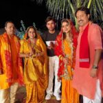 Anara Gupta Instagram - Chhath shoot with @vinaybiharibjp bhaiya , @anaraguptaactress ji , @singermamtaraut ji .. 🙏🙏🙏🙏