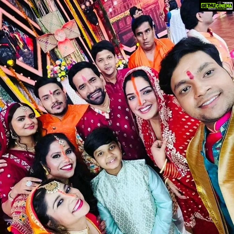 Anara Gupta Instagram - Chhath Puja Special Event Shoot @dineshlalyadav bhaiya ji @ankush_raja_official @pradeeppandey_chintu bhaiya @aamrapali1101 @smritysinha_official @neelamgiri_ji @anaraguptaactress ji @singermamtaraut ji @aaryan_babu_little_actor #chhathpuja #bhojpuriactor #chhathmahaparv #bhojjpurisong #trendingnow #bhojapuriya238 #dineshlalyadav #dineshlalyadav_fanclub_ #neelamgiri #smritysinha #Aamrapalidubey #aamrapali1101 #ChhathSong #instapost #postinstagram #viralnow