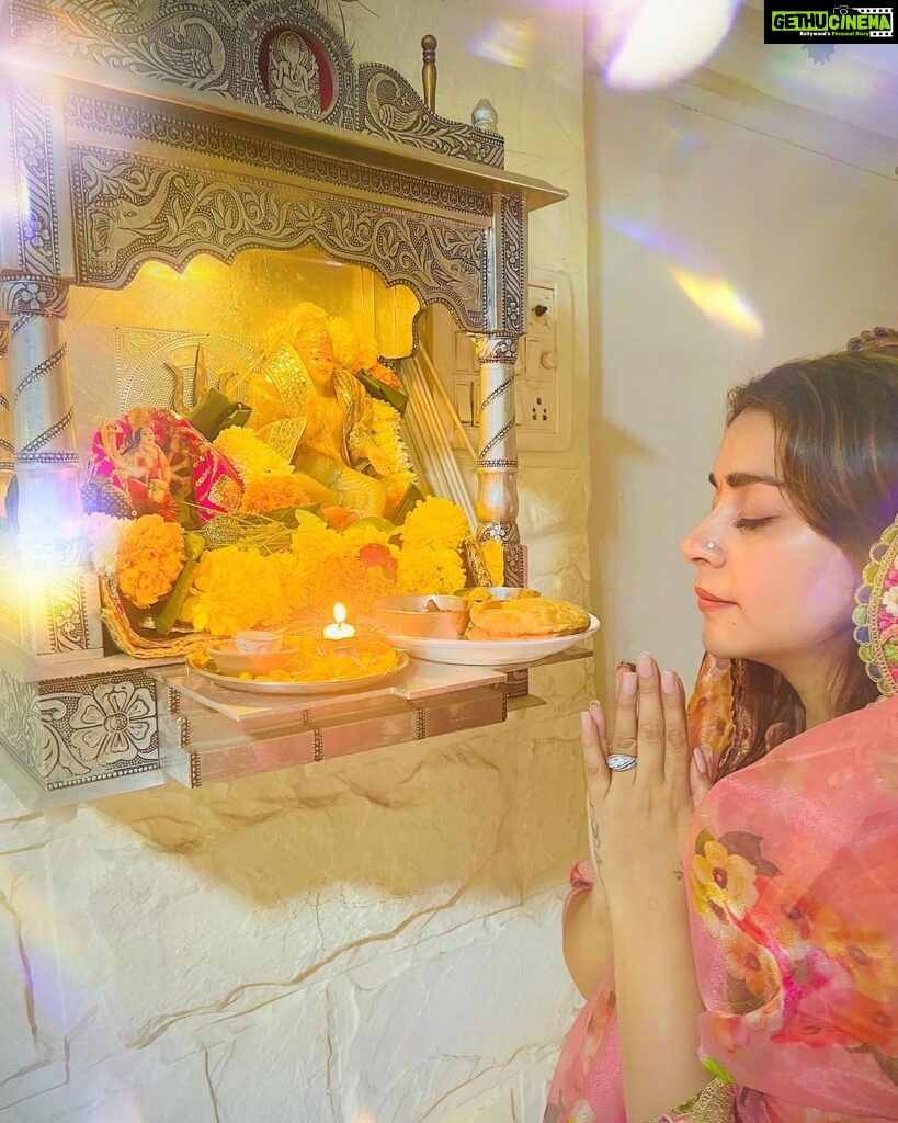 Anara Gupta Instagram - May Goddess Durga bless you with wisdom, positive energy and good health on this auspicious occasion. Happy Maha Navami 🙏🏻 #aa #anara #anaragupta #mahanavami #ootd #pic #picoftheday #photo #photooftheday #photography #instagood #instalike #instagram #instadaily #instamood