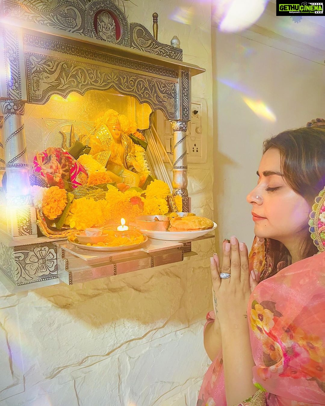 Anara Gupta Instagram - May Goddess Durga bless you with wisdom, positive energy and good health on this auspicious occasion. Happy Maha Navami 🙏🏻 #aa #anara #anaragupta #mahanavami #ootd #pic #picoftheday #photo #photooftheday #photography #instagood #instalike #instagram #instadaily #instamood
