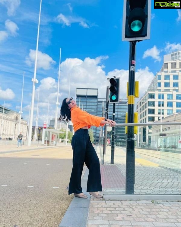 Anara Gupta Instagram - New post .😊❤ #newpost #instafame Follow;-@anaraguptaactress . Credit by @himanshugupta5471 . #anaragupta #london #londonunitedkingdom #towerbridge #actress #followforfollowback #blessed #instagood #instadaily #instapic #instalike #himanshugupta5471 #instafame #aa