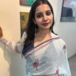 Angana Roy Instagram – Happy Diwali ❤️
May the festival of lights bring more clarity, peace and happiness to your lives. 

Love and Light,
A. 💛

#diwali #festivaloflights #festivities #dhanteras #kalipujo #sareelook #sareelover #lookoftheday #postoftheday #mondaymood #blueaesthetic #anganaroy #lovefromA
