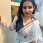 Angana Roy Instagram – Happy Diwali ❤️
May the festival of lights bring more clarity, peace and happiness to your lives. 

Love and Light,
A. 💛

#diwali #festivaloflights #festivities #dhanteras #kalipujo #sareelook #sareelover #lookoftheday #postoftheday #mondaymood #blueaesthetic #anganaroy #lovefromA