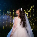 Angana Roy Instagram - Paro in white! 🤍 Keep watching 'Tumi Ashe Pashe Thakle' everyday at 8PM only on @starjalsha 💛 📷 @sahidislam_official #tumiashepashethakle #paro #thursdaypost #weddingdress #whitedress #whitelove #tiara #princessvibes #tvshow #anganaroy