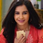 Angana Roy Instagram - Here's some snaps of Paro. 💛 Kemon lagche shobar 'Tumi Ashe Pashe Thakle'? Keep watching our show everyday at 8PM only on @starjalsha 🙏😇 #tumiashepashethakle #newshow #paro #tvshow #starjalsha #anganaroy #lovefromA #tuesday