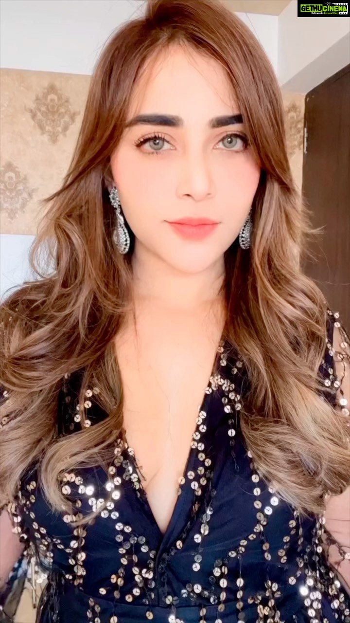 Angela Krislinzki Instagram - Check out 👇 How to play on the @thelionbook247 Join me on my favourite games only on THE LION BOOK @thelionbook247 - India'a no.1 online Casino and sports gaming site. www.thelionbook.com Play Cricket, Football, Tennis, Casino and much more. Register now through WhatsApp on +91 9922600002, +91 9922700002, +91 9922600004, +91 9922600008 One Life, One Chance @sahilkhan🔥