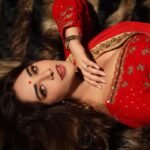 Angela Krislinzki Instagram - Meri aankhein kya kehti hai ?