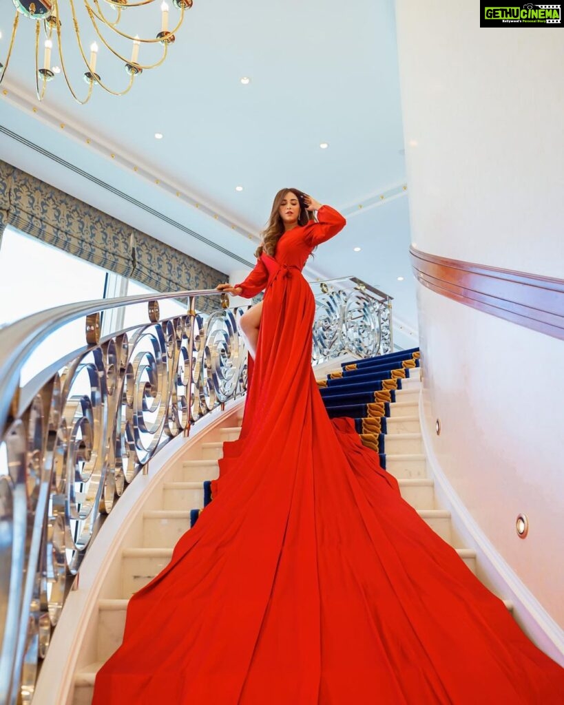 Angela Krislinzki Instagram - Red Velvet 💋 Burj Al Arab Jumeirah