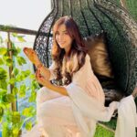Angela Krislinzki Instagram - Delightful Laddoos, Incandescent Diyas, Whole lot of Smiles and Laughter, A big stock of Masti, Lots of Mithai, Innumerable Fireworks, Wishing you Fun, Frolic and Endless Celebration!! HAPPY DIWALI 2021