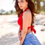 Angela Krislinzki Instagram - 🌻