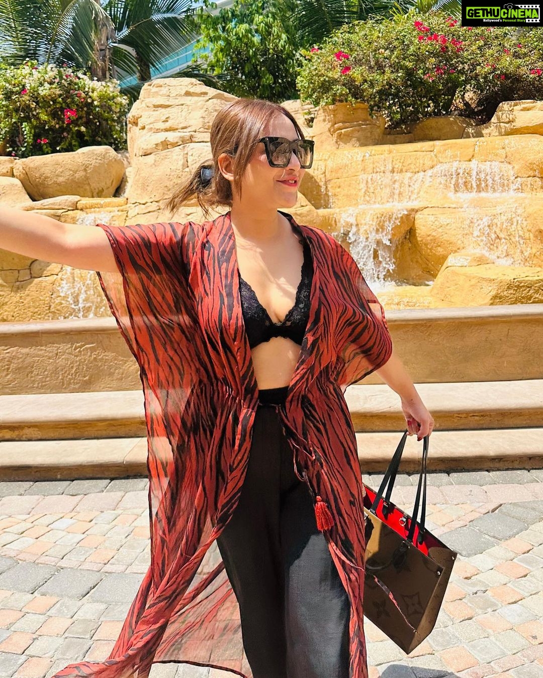 Angela Krislinzki Instagram - “Always bring out your inner child, be young at heart always, life is beautiful.” Atlantis, The Palm