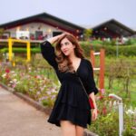 Angela Krislinzki Instagram - Aise na mujhe tum dekho 🙈