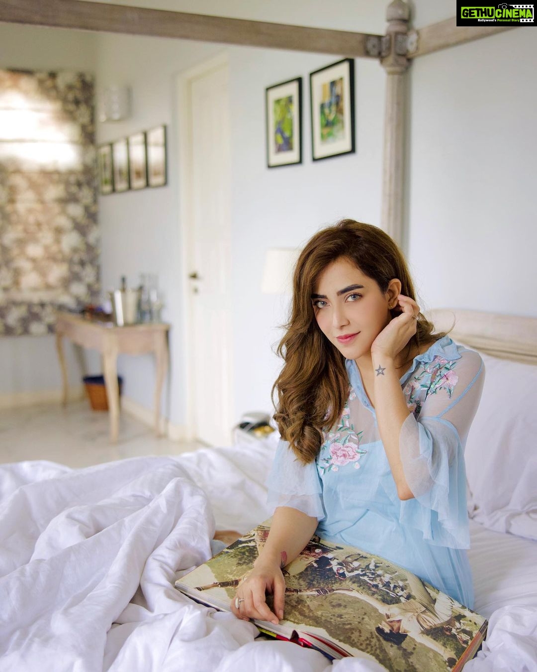 Angela Krislinzki Instagram - carpe diem 🧚🏻♂️ The Source at Sula