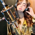 Angela Krislinzki Instagram - Got the midas touch baby !!! #manleygold Something exciting coming soon 🎵 🎵