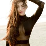 Angela Krislinzki Instagram - Beach please 🏝