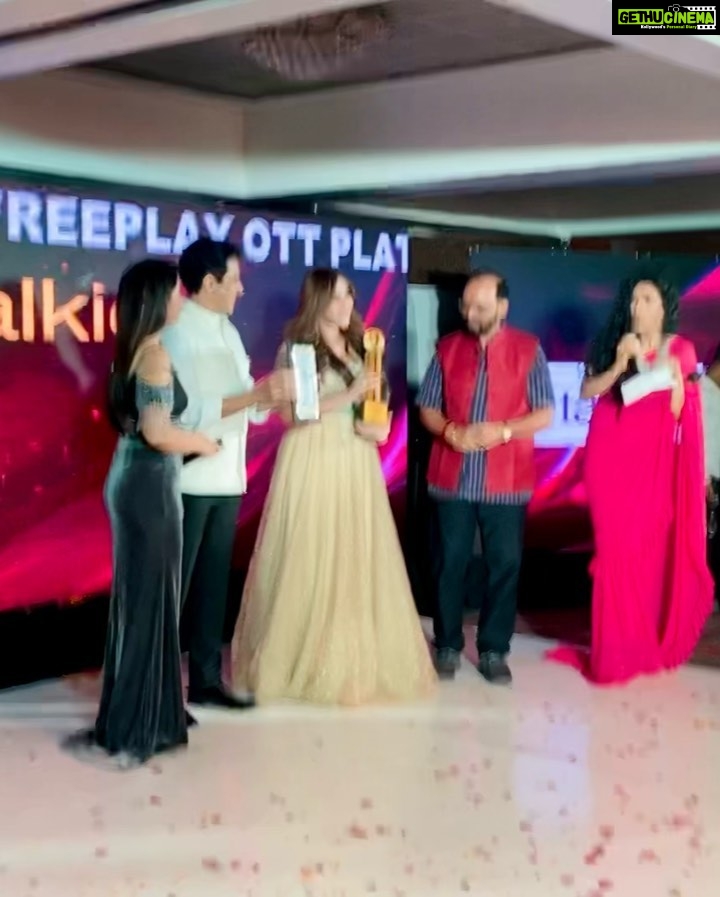 Angela Krislinzki Instagram - Such a honour to receive such a prestigious award... Dadasaheb phalke icon awards film- Most versatile Actress... #blessed #dadasahebphalkeiconaward