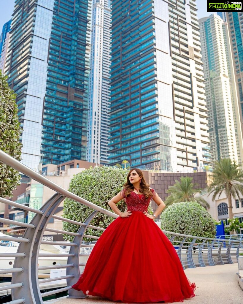 Angela Krislinzki Instagram - You can't buy happiness, but you can buy a new outfit, and that's the same thing. ❤️ #birthdaying Marina Walk Dubai