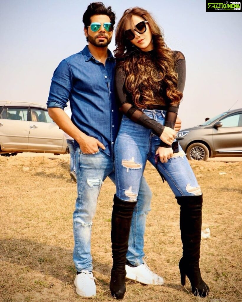 Angela Krislinzki Instagram - Introducing Romi & Rinku. Finally 20 days of Action & Drama packed Shoot has finally come to an end. Ghaziabad shoot is over. @jatinkhuranaofficial Thanks for being an amazing co-star, @director_akashaditya & Shakeel sir Thanks for making me look picture perfect in every frame, @ameeshapatel9 You are a gem of a person, It was lovely working with you. Now let’s rock Mumbai schedule. #taubaterajalwa Ghaziabad, India