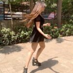 Angela Krislinzki Instagram - Living in paradise 👑