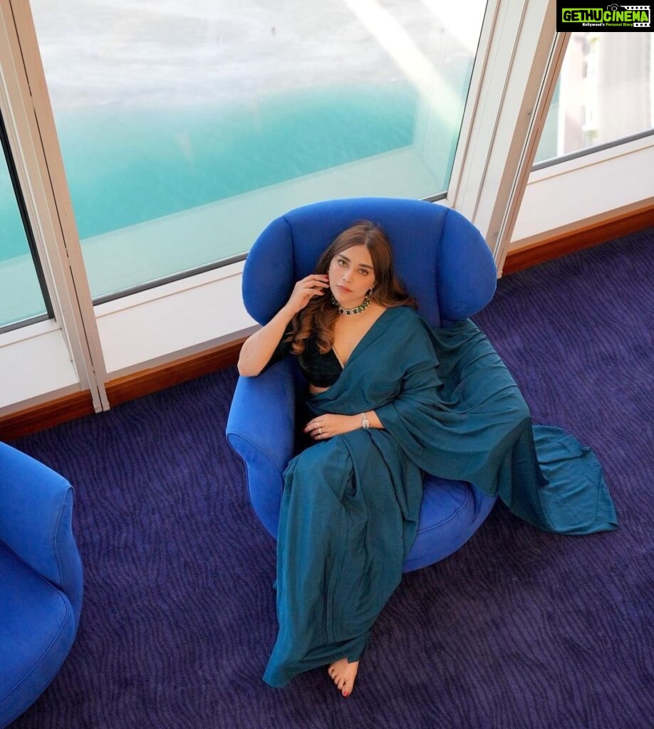Angela Krislinzki Instagram - Got the Monday bluessss 💙 Burj Al Arab Jumeirah
