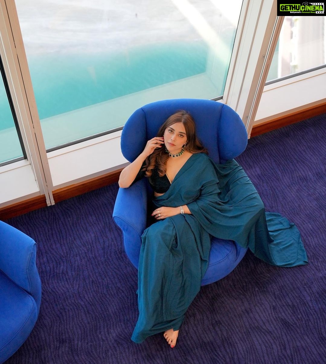 Angela Krislinzki Instagram - Got the Monday bluessss 💙 Burj Al Arab Jumeirah