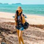 Angela Krislinzki Instagram - Happiness is contagious 💓 Paradise Beach