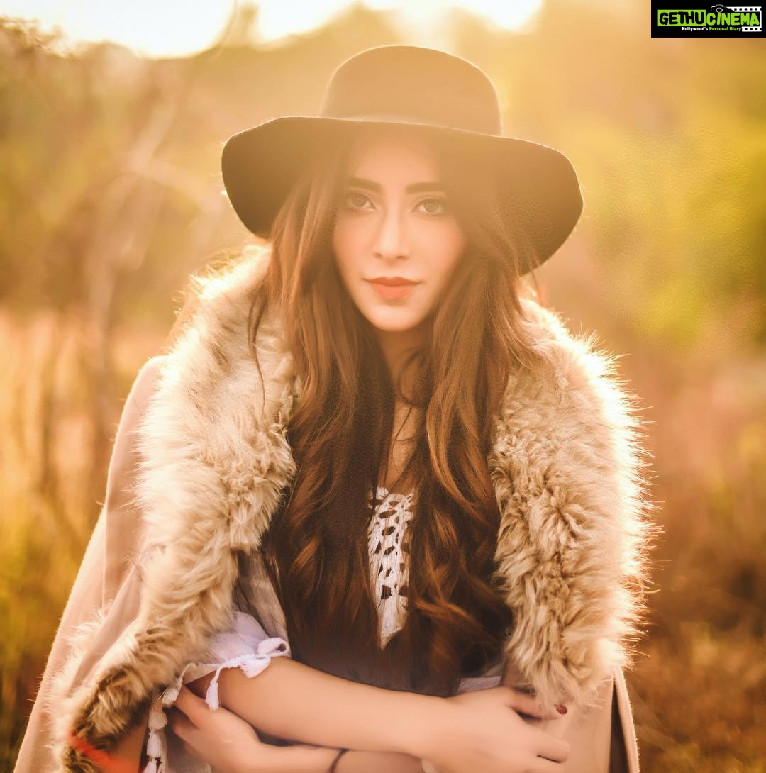 Angela Krislinzki Instagram - Just living is not enough... one must have sunshine, freedom, and a little flower. .. • • •shot by @jvfilms_ 💕 • *#angelakrislinzki