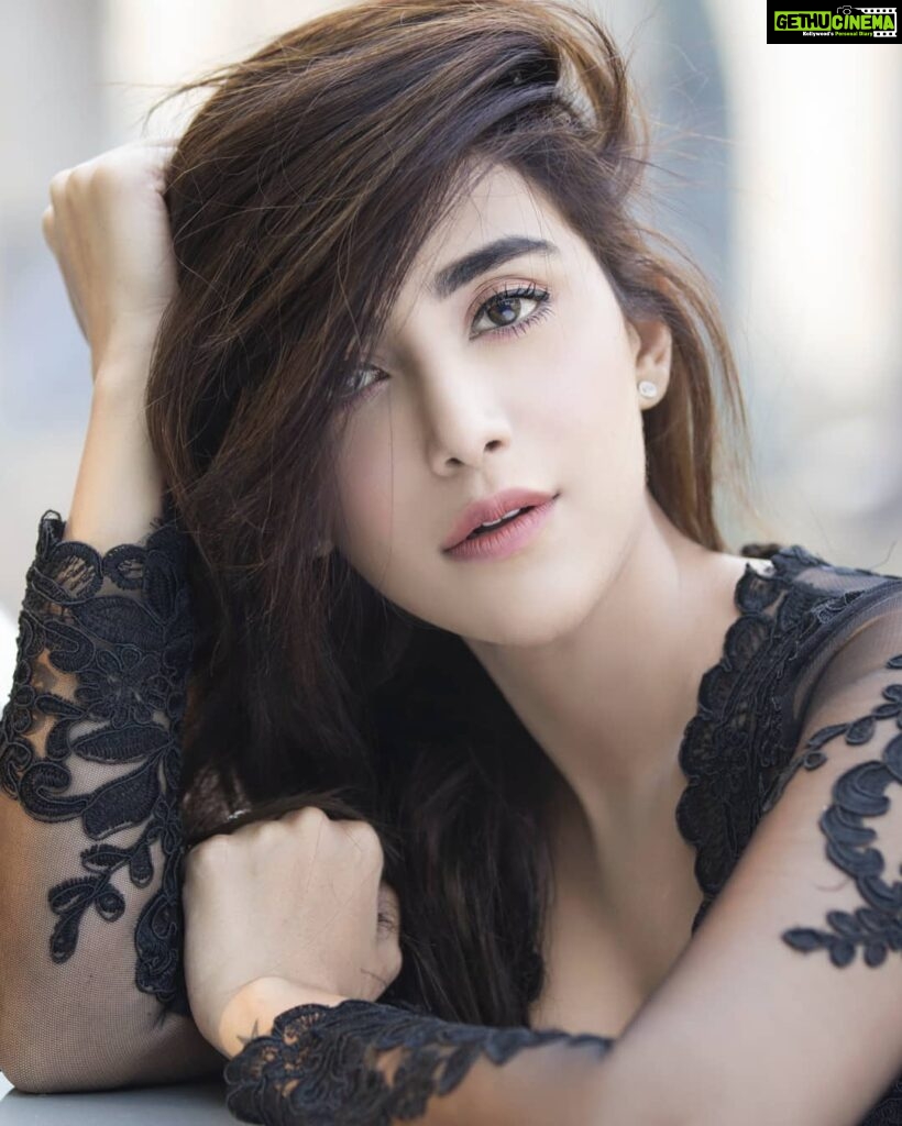Angela Krislinzki Instagram - Don't ever be afraid to shine. Remember, the Sun doesn't give a damn if it blinds you. 💕 • •