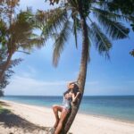 Angela Krislinzki Instagram - "Keep your face always toward the sunshine and the shadows will fall behind you." Koh Samui