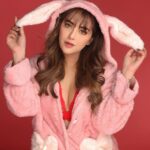 Angela Krislinzki Instagram - Some bunny loves you, and that bunny’s me 🐰