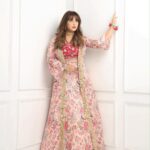 Angela Krislinzki Instagram - First photoshoot of 2023, wearing beautiful ensemble from @s.a_fashion_house 📸 : @faizialiphotography