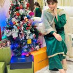 Angela Krislinzki Instagram - Merry Christmas 🌲