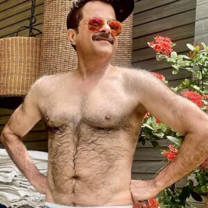 Anil Kapoor Instagram - Switching between two completely opposite roles this last year has been both challenging and gratifying…Going from the 65-year-old Balbir in Animal to the 45-year-old Air Force officer Rocky in Fighter, I had to undergo a serious physical transformation to do justice to the prestigious uniform I was wearing. Now that both the films have wrapped up, I can’t wait for the audiences to watch them!