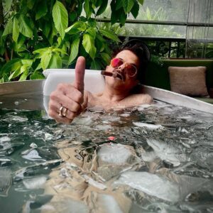 Anil Kapoor Instagram - Switching between two completely opposite roles this last year has been both challenging and gratifying…Going from the 65-year-old Balbir in Animal to the 45-year-old Air Force officer Rocky in Fighter, I had to undergo a serious physical transformation to do justice to the prestigious uniform I was wearing. Now that both the films have wrapped up, I can’t wait for the audiences to watch them!