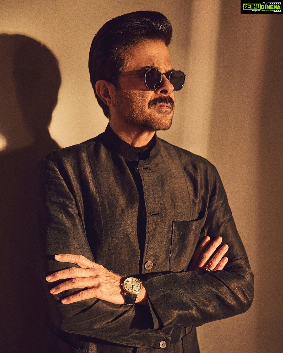 Anil Kapoor Instagram - The golden hour click!! Outfit: @suketdhir Eyewear: @eyevan_official Watch: @cartier Shoes: @louisvuitton Styled by : @kshitijkankaria Makeup Artist: @deepakchauhanartist Hairstylist: @raskarjaipal @whynot_byzeeba 📸: @sheldon.santos Mumbai - मुंबई