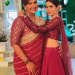 Anisha Hinduja Instagram – The colour of the festive season is #red #❤️ 
#célébration #festive #festivewear #bonding #happiness #smiles #joy #stayhappy 
Happy Dhanteras to all of you ❤️🥰