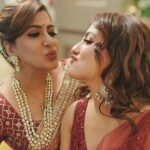 Anisha Hinduja Instagram – The colour of the festive season is #red #❤️ 
#célébration #festive #festivewear #bonding #happiness #smiles #joy #stayhappy 
Happy Dhanteras to all of you ❤️🥰
