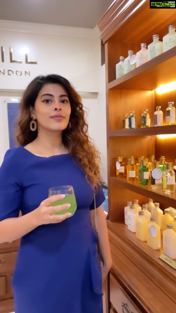 Anisha Victor Instagram - Thank you @truefittandhill_in & @thesingletonindia for having me for the second edition of Cocktails & Colognes 💙 and @kaizadkapadia for your hospitality. . . Drink responsibly. This communication is for people above 25 years of age. #collaboration #truefittandhill #cocktails #cologne #salon #singleton #singletonwhisky #singlemalt #food&beverage #wellness #selfcare